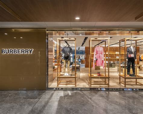 burberry store singapore.